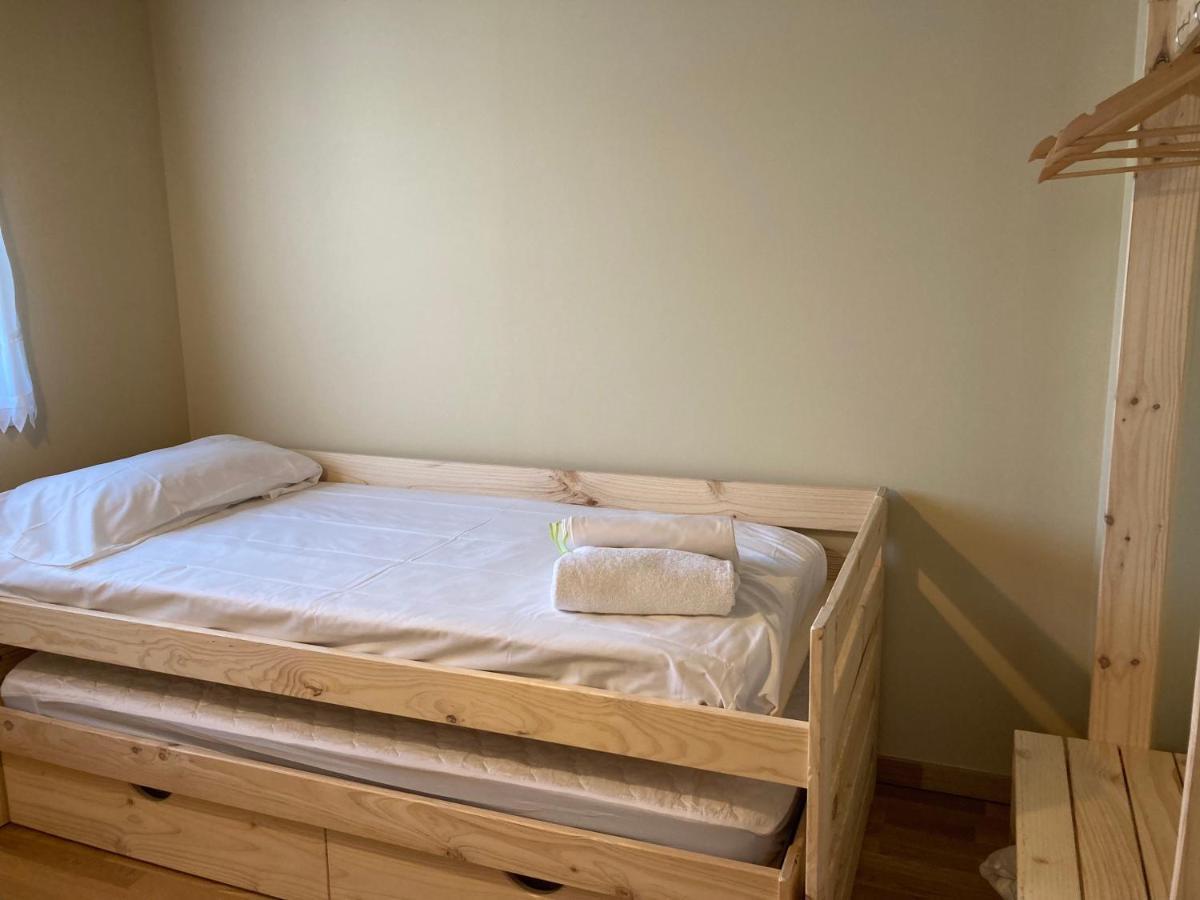 شقة Casita Planes Surroca بورغ مدام المظهر الخارجي الصورة